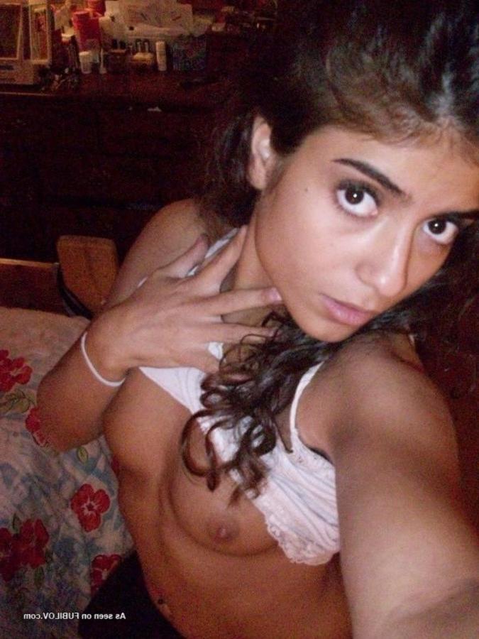 9P Sexy naughty chica teasing with her nice perky breasts