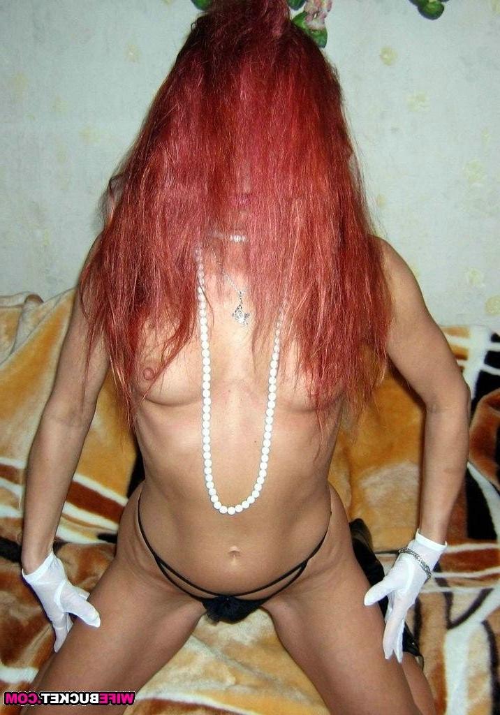 15P Sexy redhead wife fucked in amateur porn pics