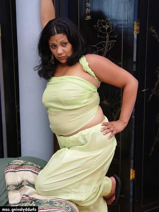 16P Fat indian babe getting naked and showing her big boobs
