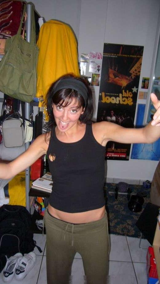 10P Brunette playing with pussy using a vagina suckingtoy