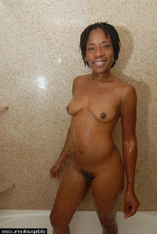 12P Black milf gets wet