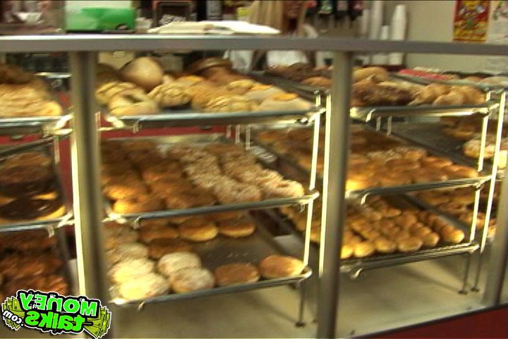 20P These crazy pics of this hot cashier sucking a cock with a doughnut around it ar