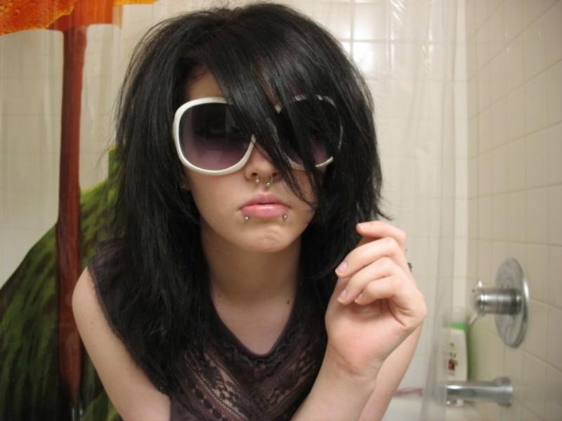 18P Emo girlfriend posing for pictures