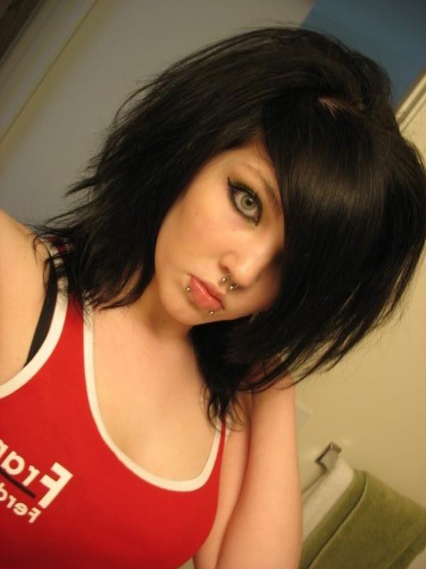 18P Emo girlfriend posing for pictures