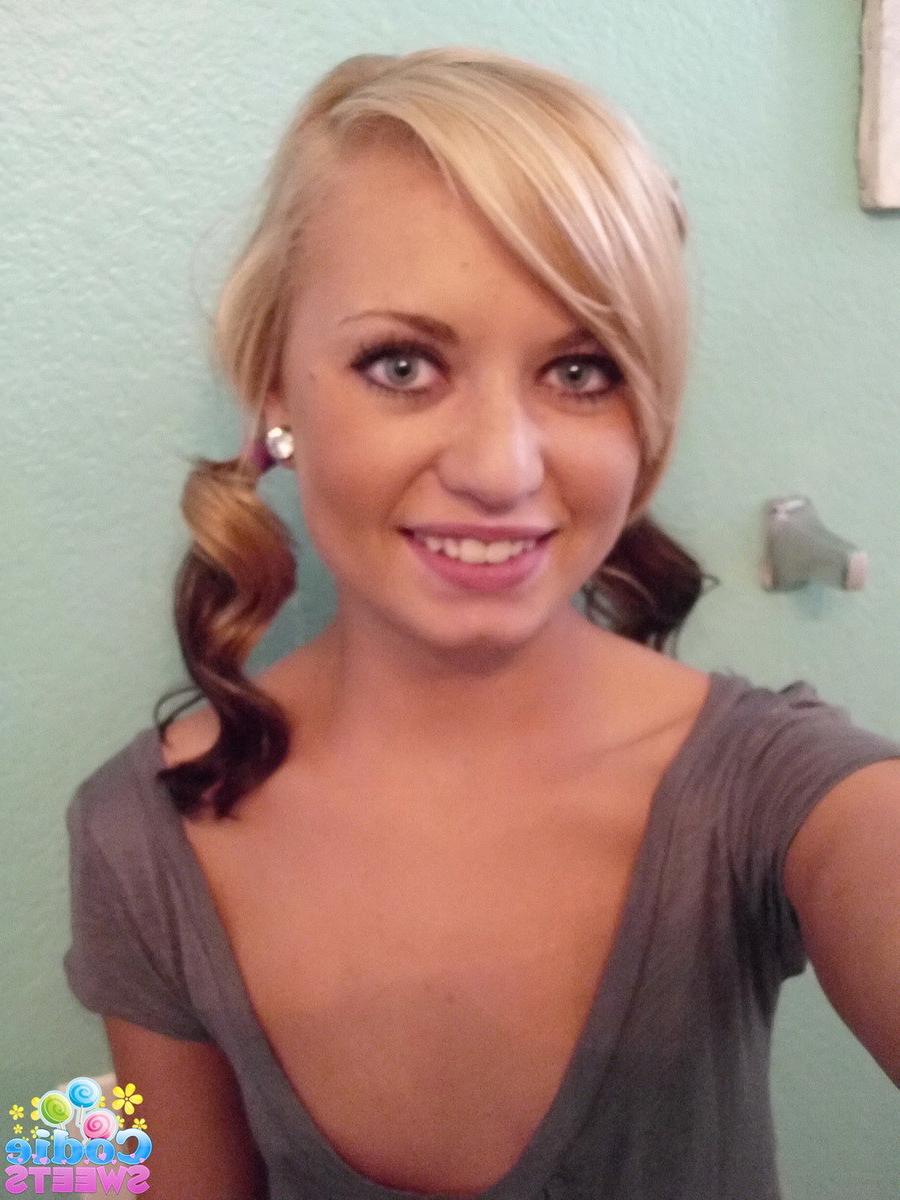 12P Perky blonde teen Codie Sweets takes selfshot pictures 