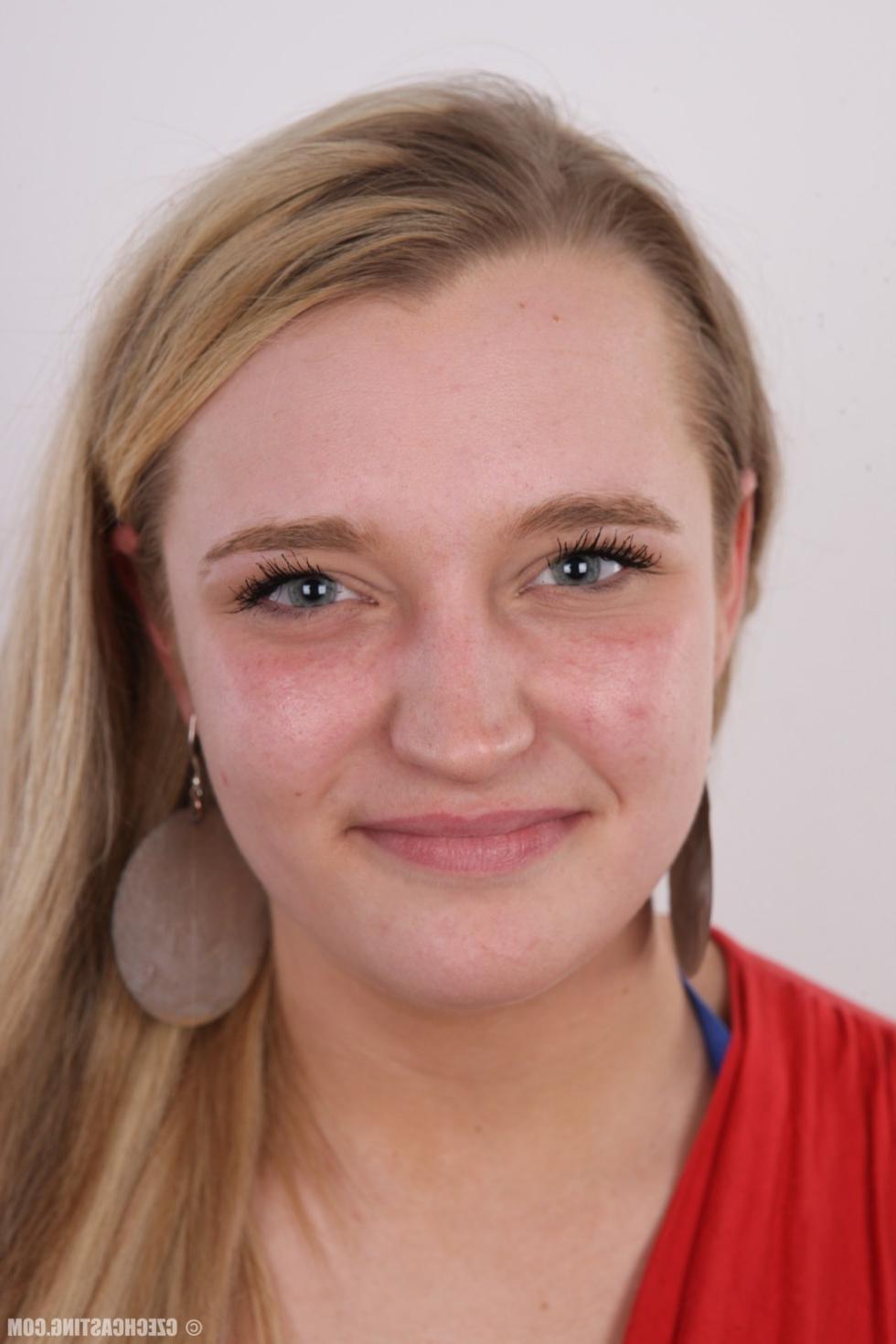 15P Petite amateur teen in casting photos