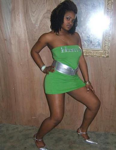 15P These ebony teen girlfriends posing and naked