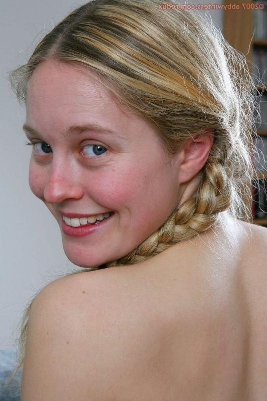16P Amateur blonde babe shows her perky tits and wet pussy