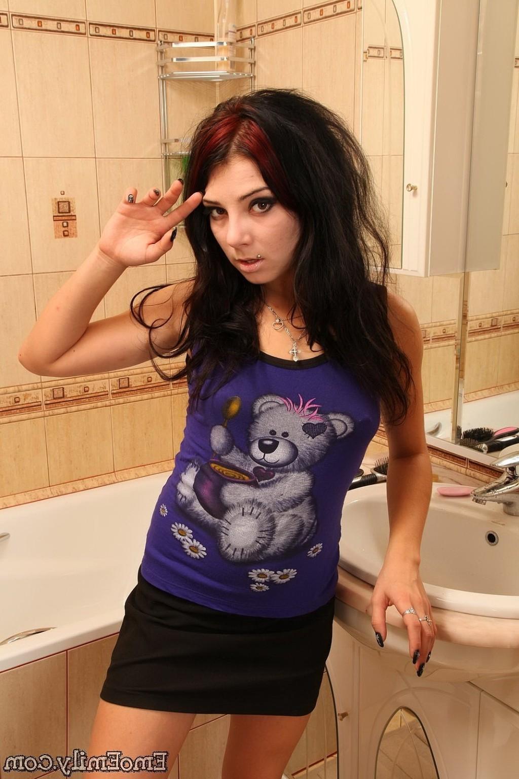 16P Naughty naked emo teen girl showers