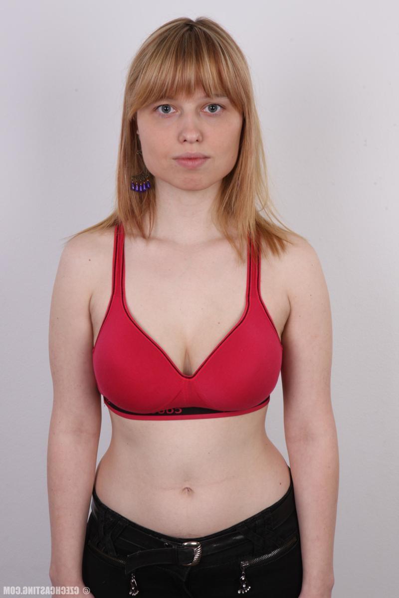 11P Amateur wife posing naked