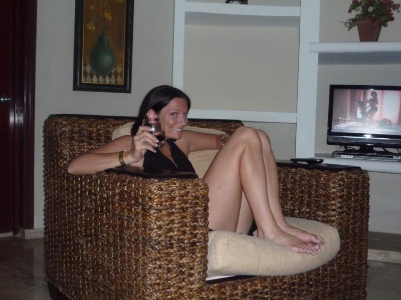 15P Real amateur wife being naughty on cam