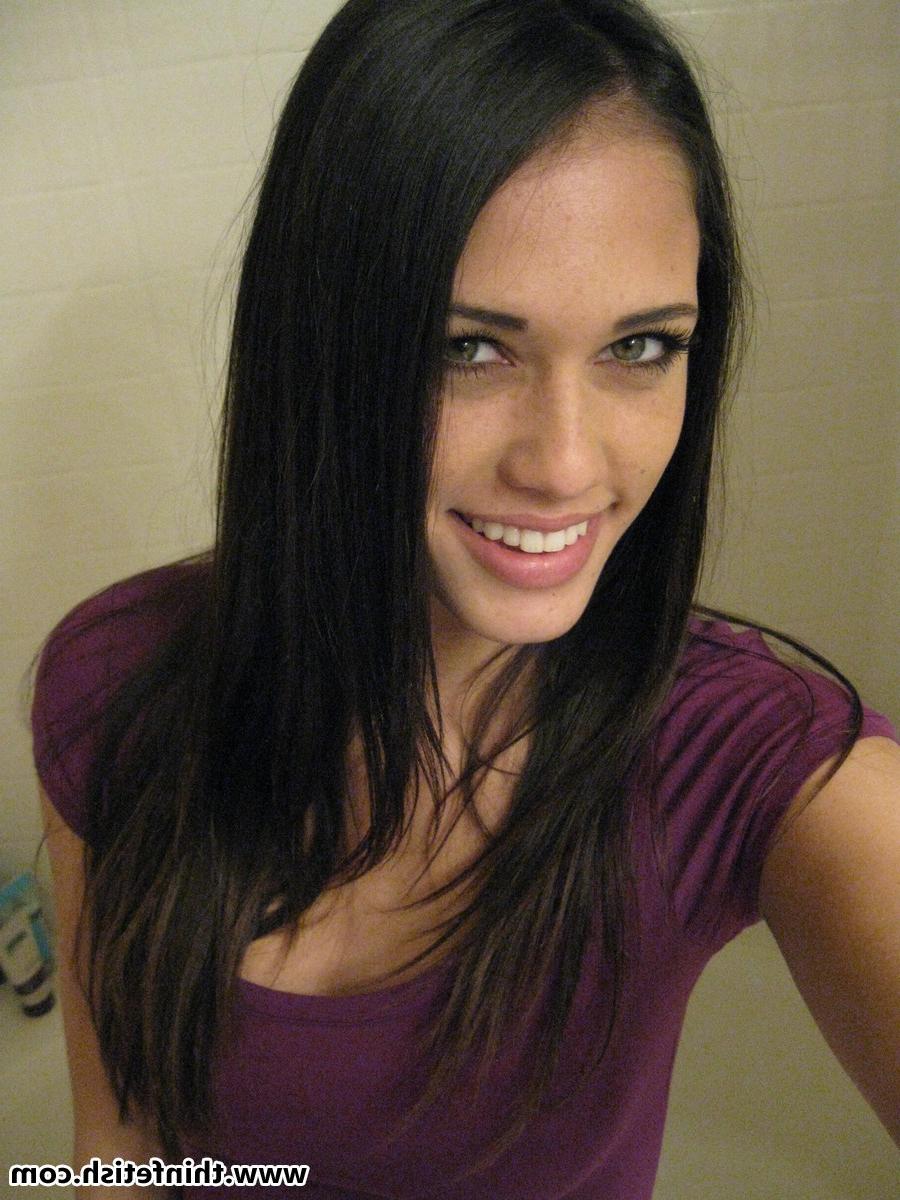 16P Skinny petite girl nude
