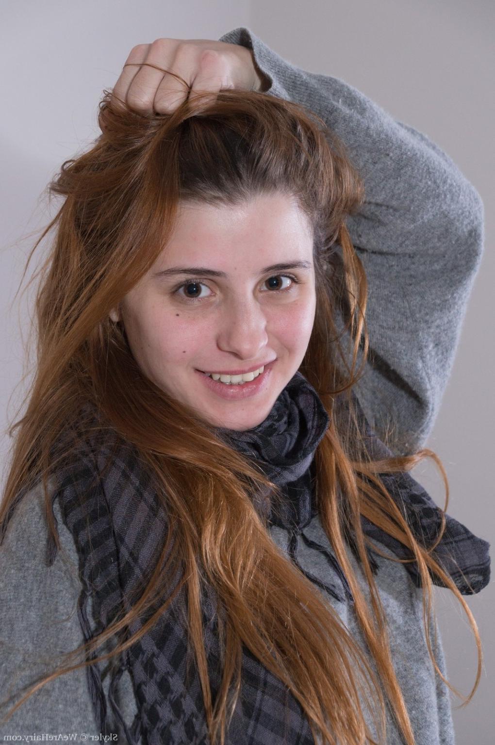 12P Skyler strips naked and plays in her bed 