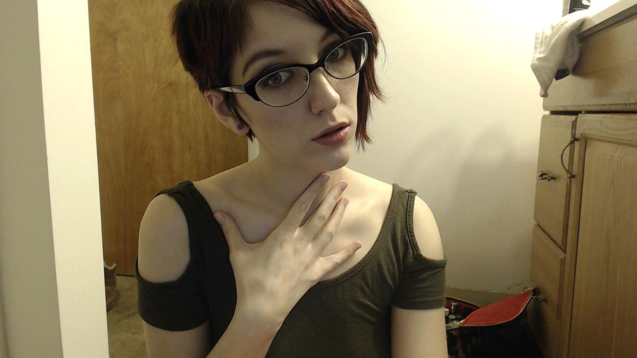 16P Redhead camgirl