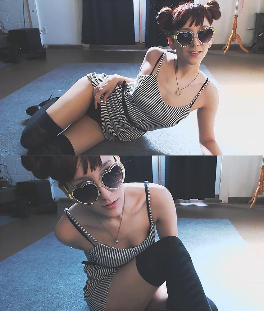 16P Redhead camgirl