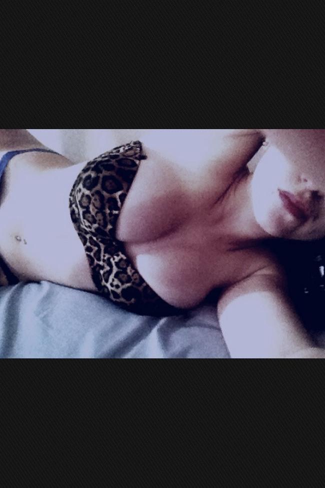 15P Self shot gfs are posing for cell phone camera pics