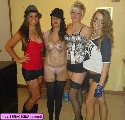 16P Showing off their tits