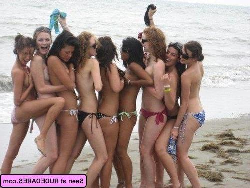16P Nude women showing off