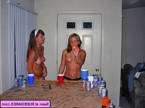 16P Nude women exposed