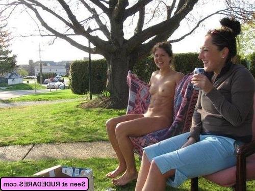 16P Nude women exposed