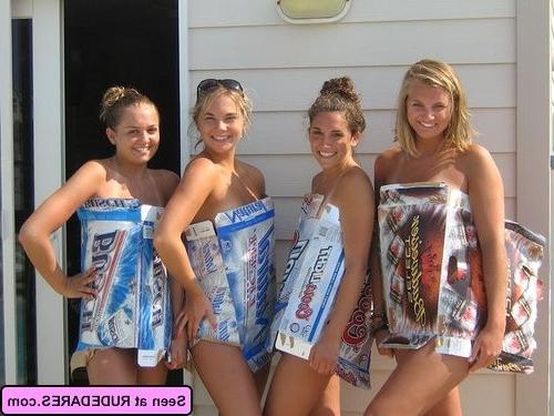 16P Nude women exposed