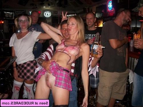 16P Nude women exposed