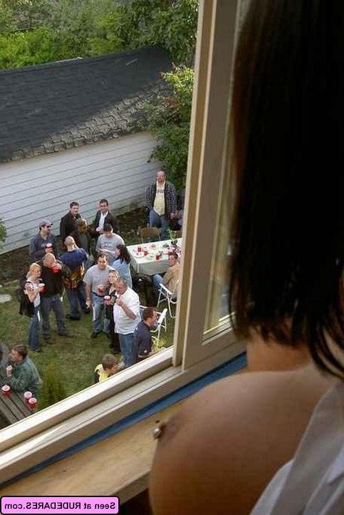 16P Women caught in the nude
