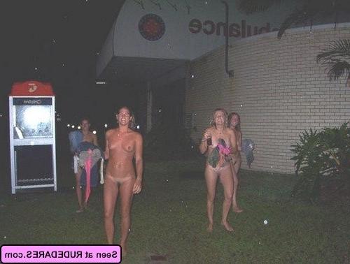 16P Women caught in the nude