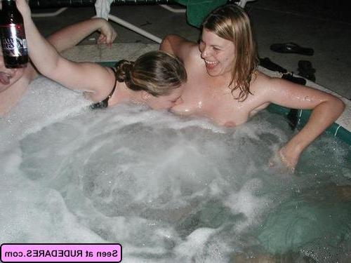 16P Sexy girlfriends in the raw