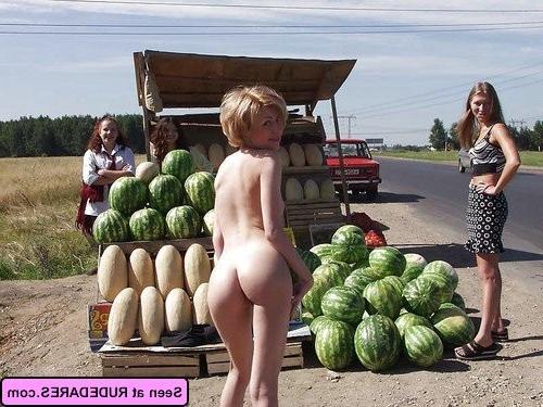 15P Naughty girls exposing themselves
