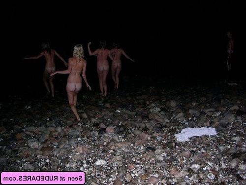 16P Lady exhibitionists