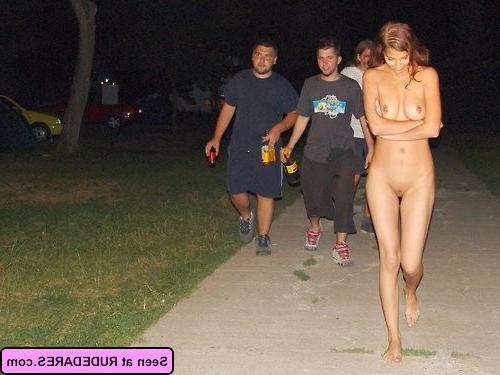 16P Lady exhibitionists