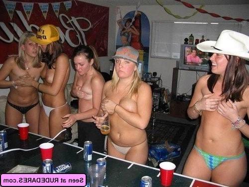 16P Candid girlfriends