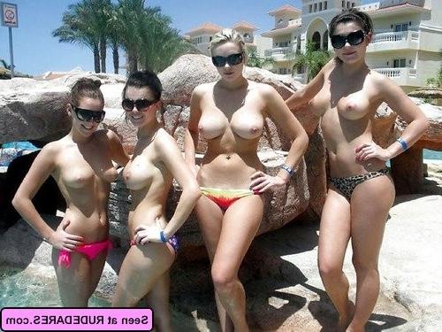 16P Girlfriends caught flashing