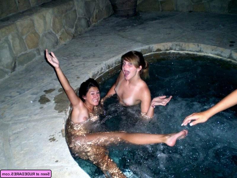 16P Candid girlfriends