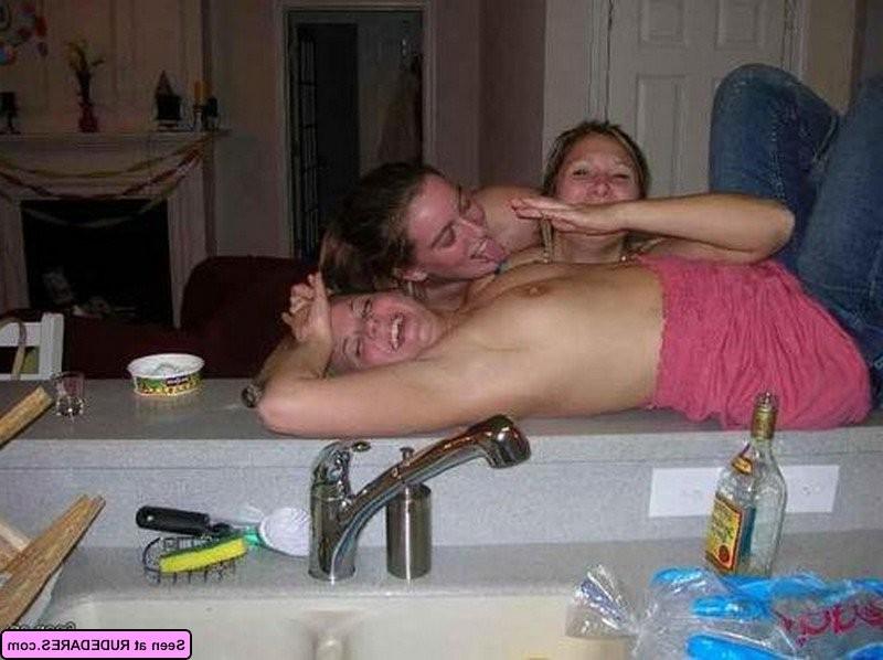 16P Real girlfriends showing naked