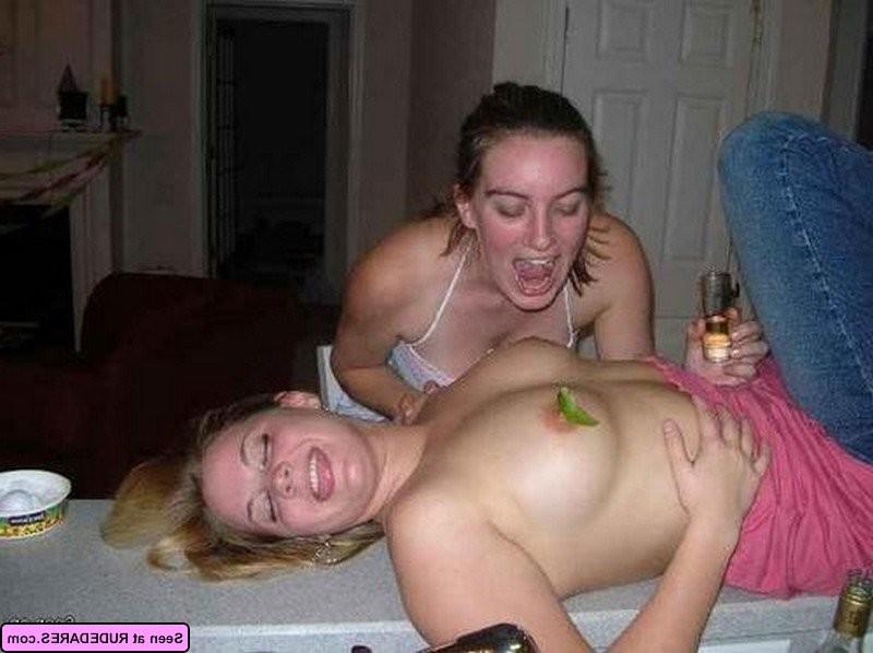 16P Real girlfriends showing naked