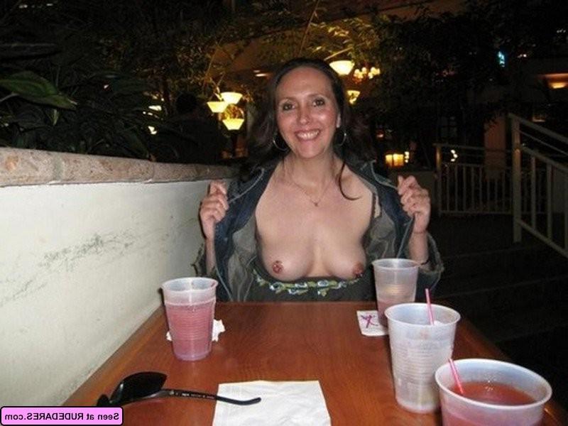 16P Real girlfriends showing naked