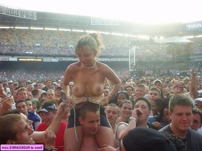 15P Female amateur nudists