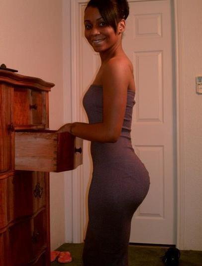 15P Ebony teen gfs posing for cell phone pics
