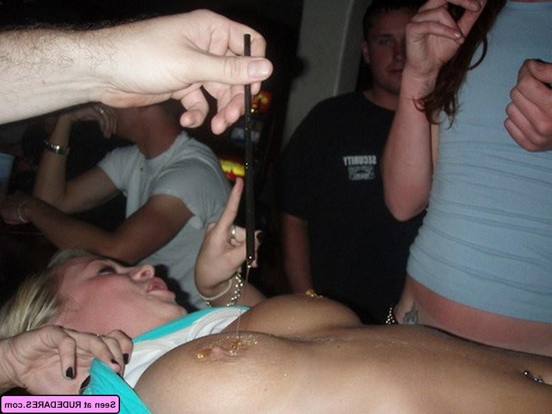 15P Amateurs spotted without clothes