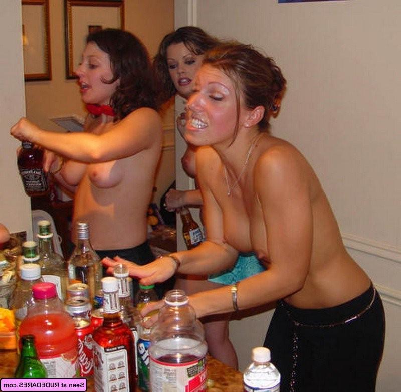 16P Women exposed as naked
