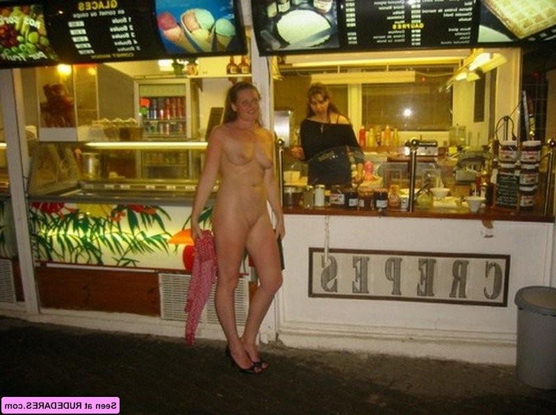 14P Undressed women exposed