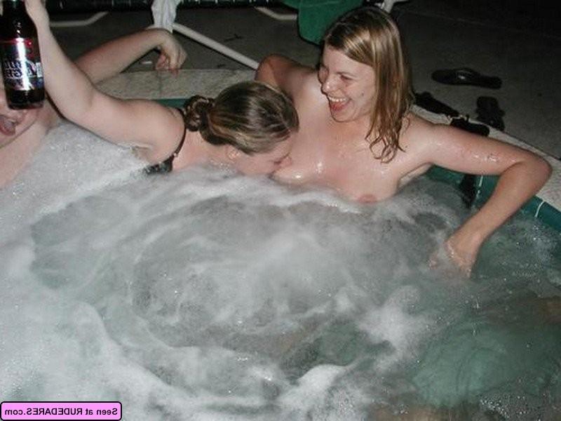 16P Ladies undressed in public places
