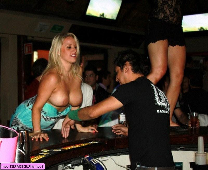 16P Amateur female flashers
