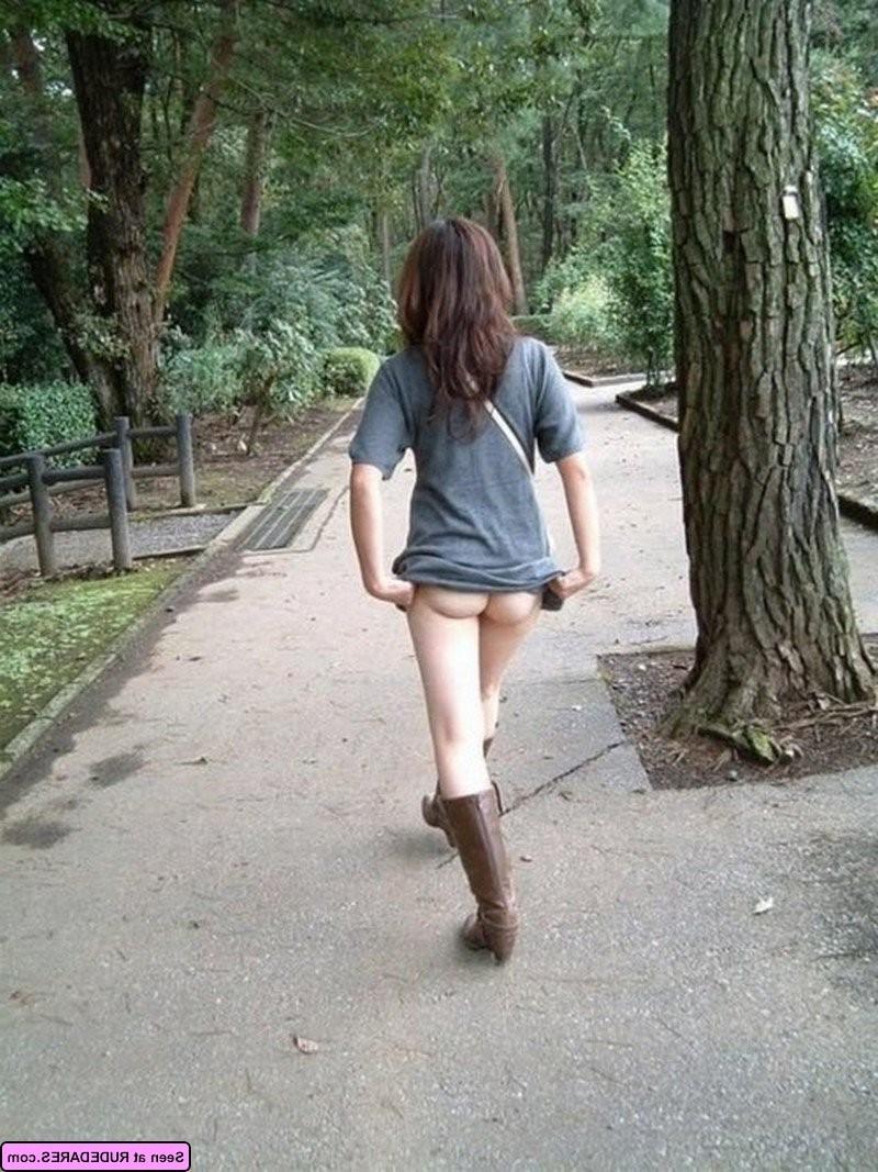 16P Amateur female flashers