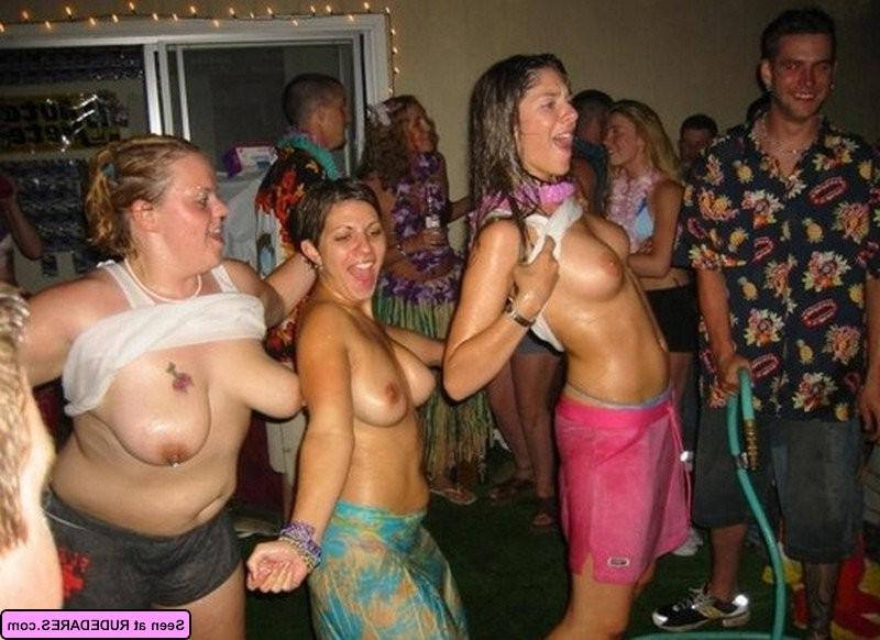 16P Hot girls in a state of nudity