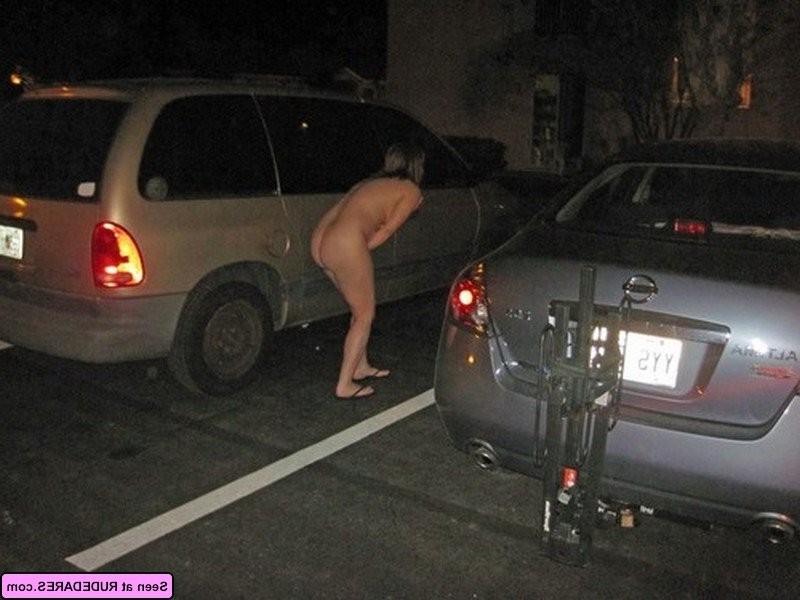 16P Women exposing themselves