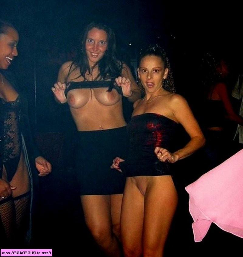 16P Female exhibitionists