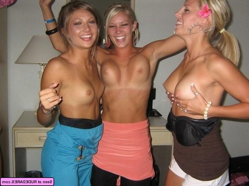 15P All girls are exhibitionists